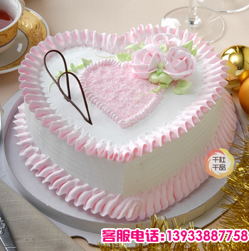 四川省乐山市鲜花蛋糕店-商品描述：粉色心形鲜奶蛋糕，鲜奶油裱花点缀。