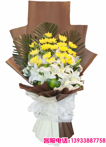 3枝多头白色香水百合+19枝黄色菊花+针叶配叶搭配