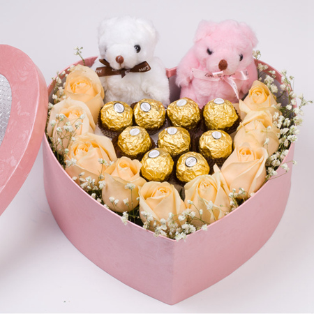 9支香槟玫瑰，9个巧克力（品牌巧克力）满天星围边